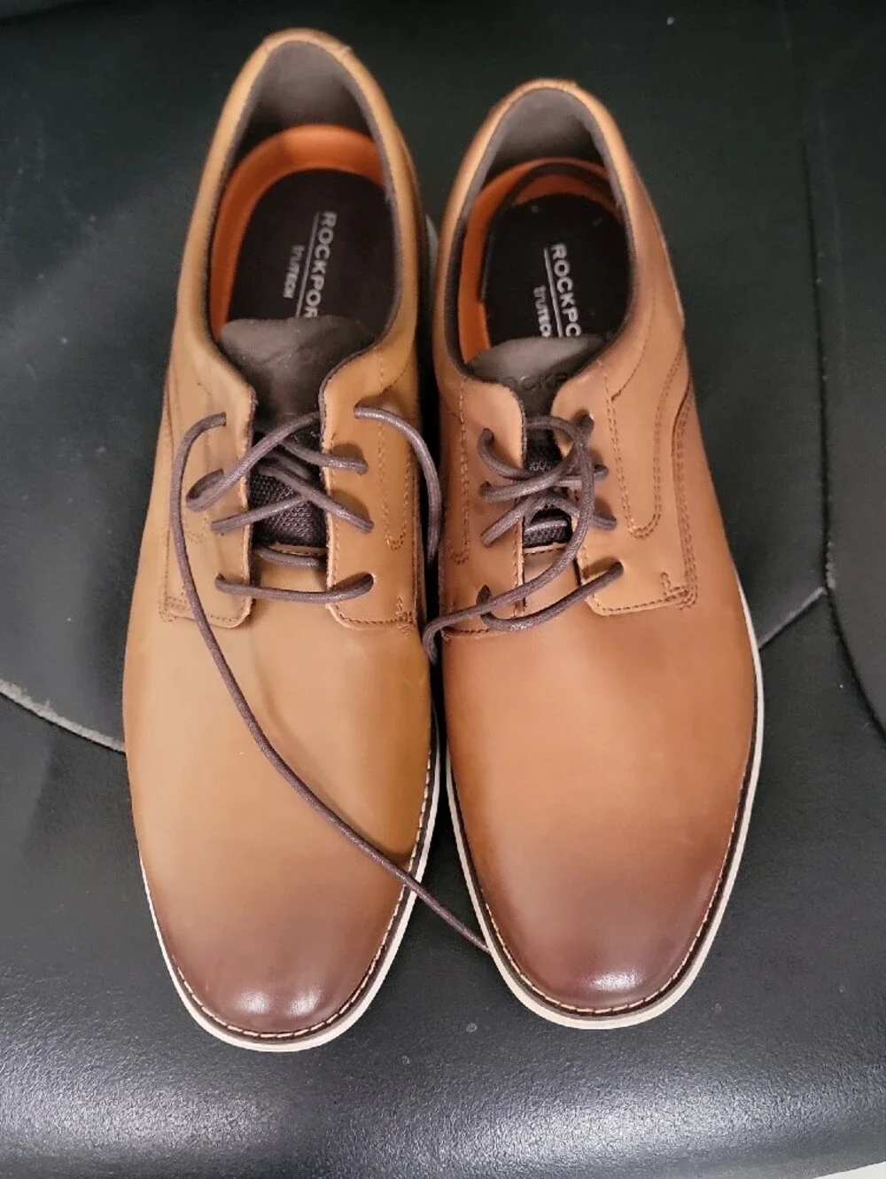 Rockport Men’s Tan Leather Lace-Up Oxfords with White Sole